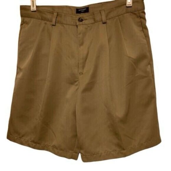 DOCKERS SIZE 34 DARK BEIGE PLEATED SHORTS - Picture 5 of 5